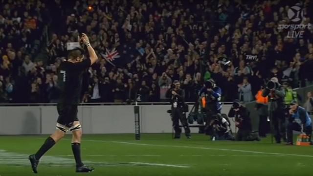 VIDEO. Richie McCaw ovationné à l'Eden Park pour sa 142e sélection avec les All Blacks 