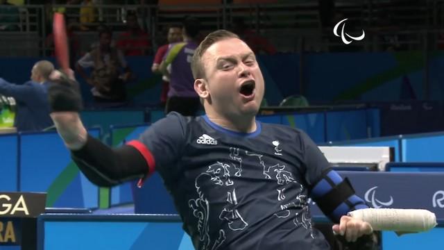 VIDEO. L'histoire incroyable de Rob Davies, ancien talonneur devenu champion paralympique