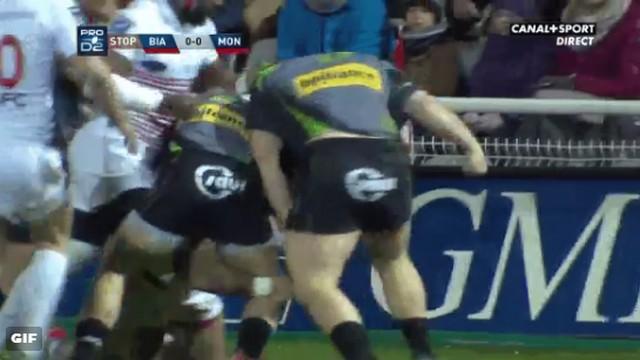 GIF. Pro D2 - Biarritz vs Montauban. Roumieu et Philippart sont restés trois minutes sur le pré avant d'en venir aux mains