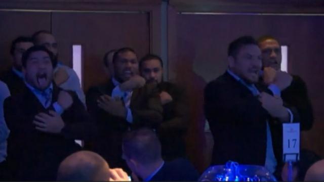 Coupe du monde de rugby à XIII : Le haka improvisé pour rendre hommage à Sonny Bill Williams, élu joueur de l'année