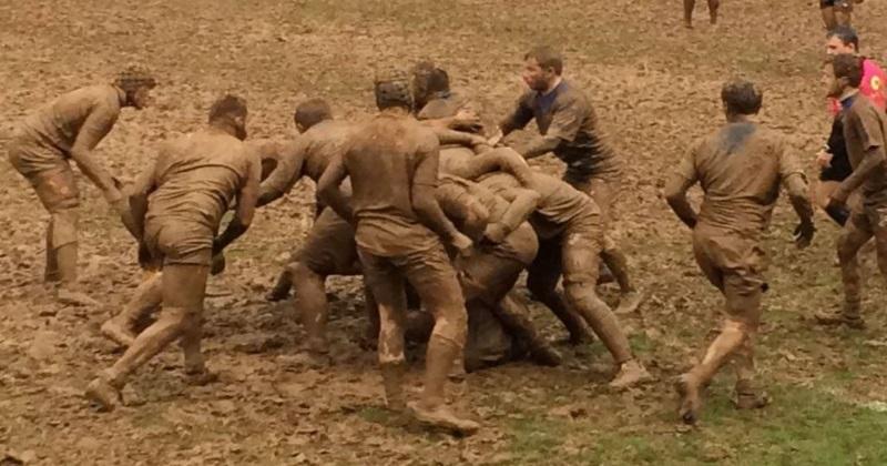 Rugby Amateur - WTF : un match de 1ère Série se dispute dans un bain de boue