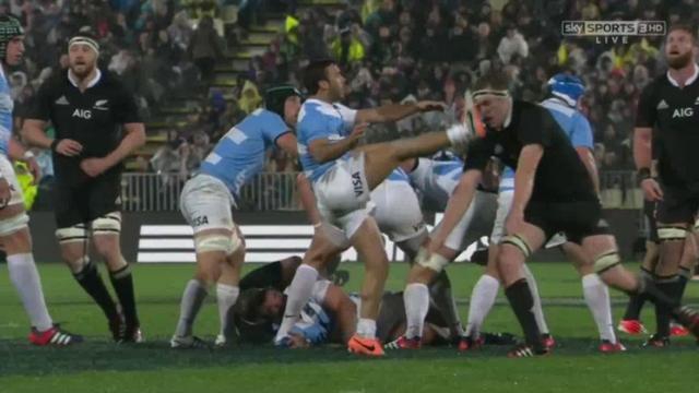 VIDEO. Rugby Championship - Brodie Retallick s'offre une chirurgie gratuite du visage grâce aux crampons de Martin Landajo