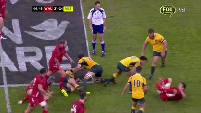 VIDEO. Sam Warburton invente une nouvelle manière de voler le ballon à l'adversaire 