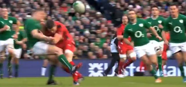 VIDEO. Irlande - Pays de Galles : Scott Williams colle un gros timbre à Brian O'Driscoll... et se blesse à l'épaule