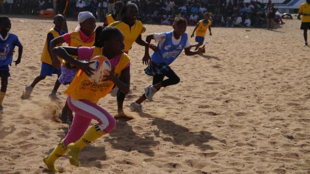 Au Sénégal, le développement du rugby passe par les jeunes, avec un Français au cœur du projet