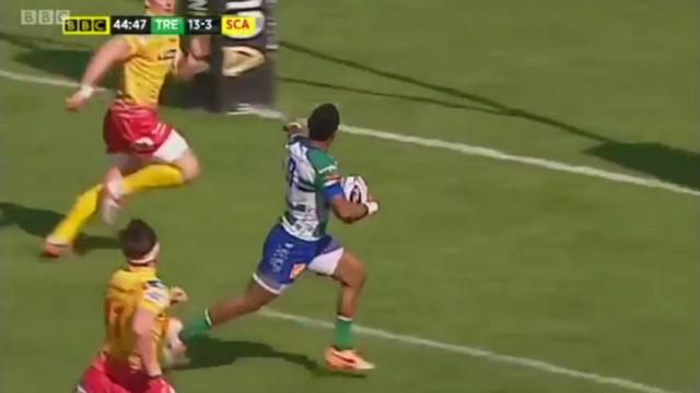 VIDEO. Pro 12. Henry Seniloli se prend pour un autre et dégueule la balle à 0,1m de la ligne