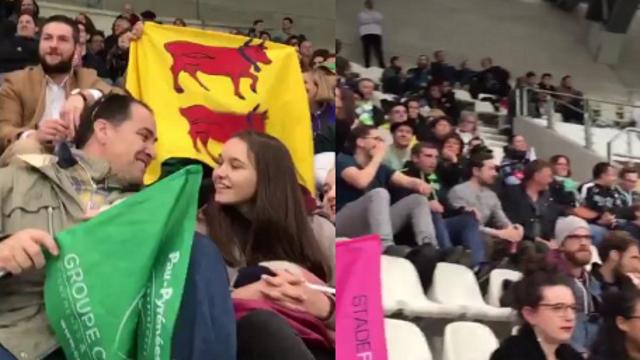 VIDEO. INSOLITE : Lassalle président, les supporters de la Section Paloise chantent leur soutien en plein match !