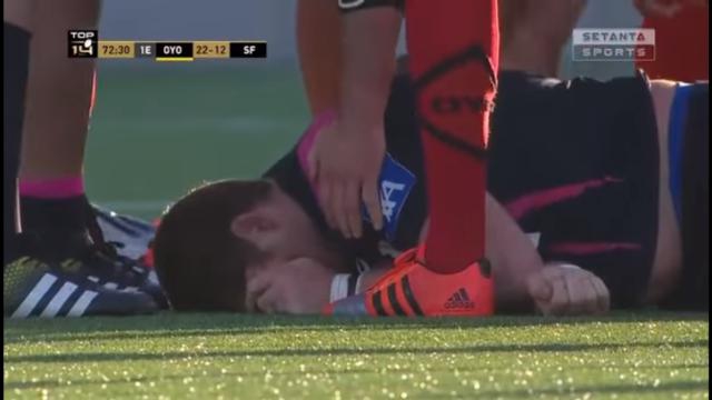 VIDEO. Top 14 : Pascal Papé a-t-il simulé pour influencer l'arbitre lors d'Oyonnax - Stade Français ?