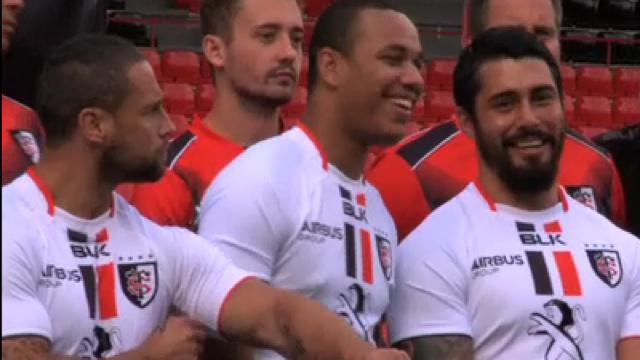 VIDEO. Top 14 - Le Stade Toulousain présente ses nouveaux maillots et ses cinq solides recrues en grande pompe