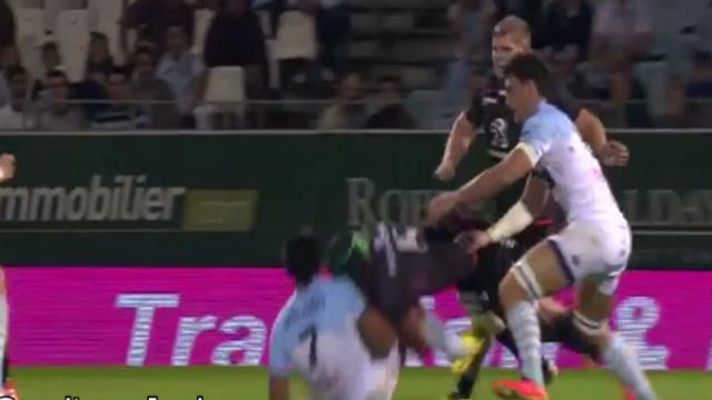 VIDÉO. Bayonne - Stade Toulousain : Thierry Dusautoir colle une grosse cartouche à Dwayne Haare