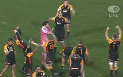 VIDEO. Les Chiefs valident leur billet pour la finale du Super 15 dans la douleur