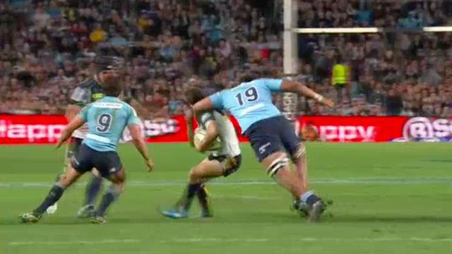 VIDÉO. Will Skelton sort la manchette tongienne pour arrêter Nic White