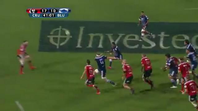 VIDEO. Super Rugby. Josh Bekhuis nous rappelle pourquoi un deuxième ligne ne devrait jamais taper au pied