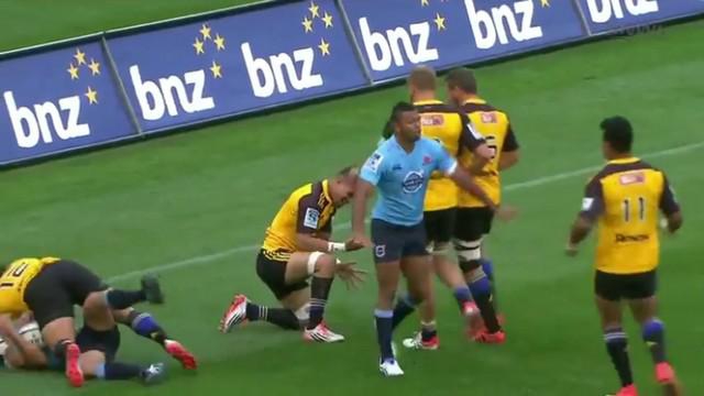 VIDEO. Super Rugby. Ardie Savea bat quatre défenseurs avant de se trouer dans l'en-but 