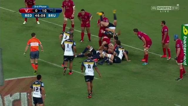 VIDEO. Super Rugby. Liam Gill suspendu après sa prise de catch sur Nic White