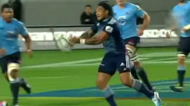 VIDEO. Super Rugby - Ma'a Nonu fait oublier son horrible passe avec une splendide sautée pour l'essai