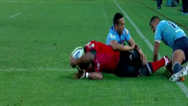 VIDÉO. Finale Super Rugby : Nemani Nadolo avait-il le pied en touche au moment de marquer ? 