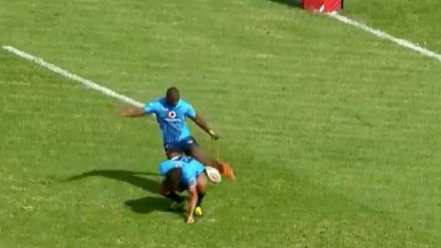 VIDÉO. INSOLITE. SUPER RUGBY. Quand Warrick Gelant dégage le ballon jusqu'à la lune