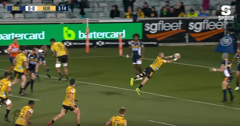 VIDEO. Super Rugby - TJ Perenara enfile sa cape de Superman pour un essai génial