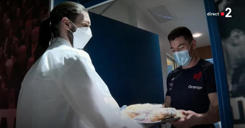 Tests PCR et confinement dans la chambre : découvrez en images la semaine des Bleus [VIDÉO]