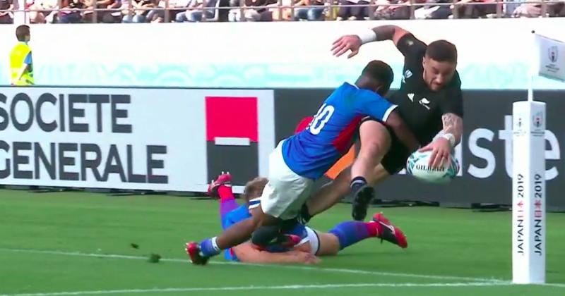 TJ Perenara joue au funambule en coin pour le 11e essai des Blacks [Vidéo]