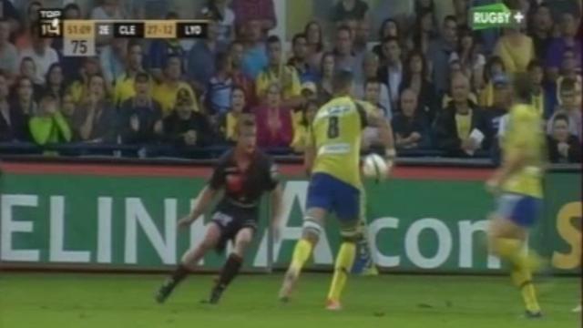 GIF. Top 14 - ASM. Contrôle du pied-chistera, l'enchaînement de grande classe de Damien Chouly face au LOU