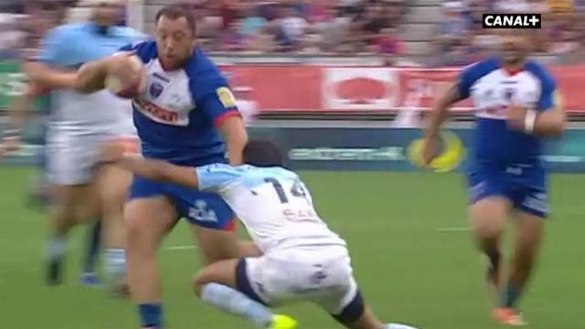 GIF. Top 14. Le pilier du FCG Richard Choirat dépose Rokocoko et la défense de Bayonne