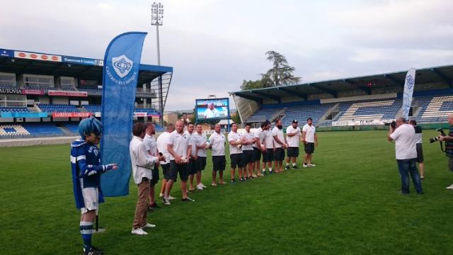 Top 14 : le Castres Olympique dévoile ses trois maillots pour la saison 2016/2017