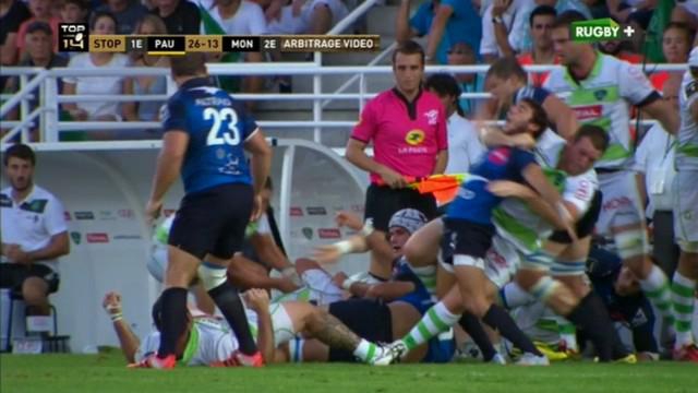 VIDEO. Top 14 - Pau. Chris King cité après sa prise du sommeil sur Benoît Paillaugue