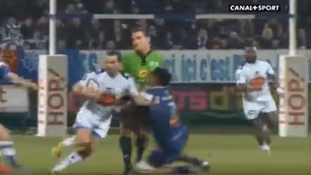 VIDEO. Top 14. Castres - Agen : Piula Faasalele prend l'arbitre pour un joueur et lui met un gros bouchon