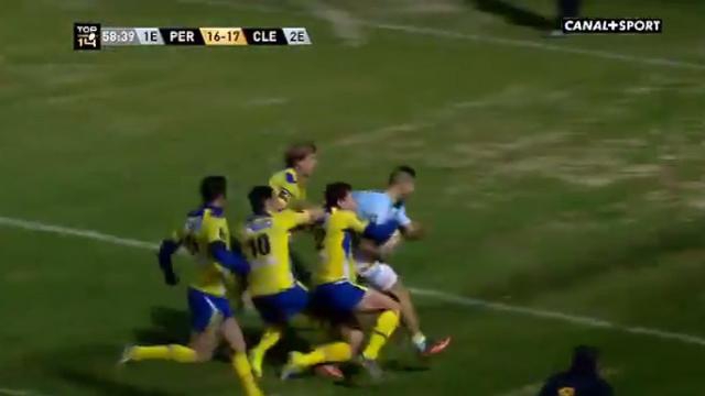 RESUME VIDEO. Top 14. USAP - ASM : Sofiane Guitoune marque avec trois défenseurs sur le dos mais ça ne suffit pas