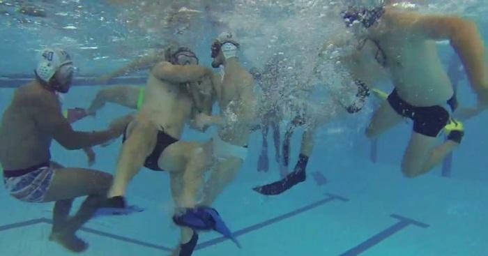 VIDEO. INSOLITE : en pleine préparation estivale, les joueurs de l'UBB testent le rugby subaquatique