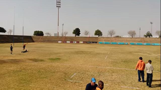 VIDÉO. Un jeune sud-africain passe une pénalité de 80 mètres à l'entraînement !