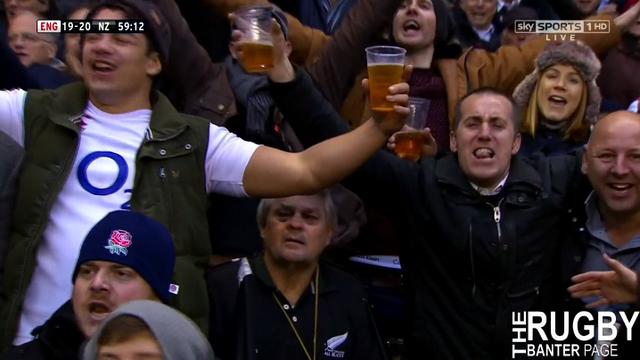 VIDEO. Un grand moment de solitude pour ce supporter néo-zélandais coincé entre des centaines d'Anglais