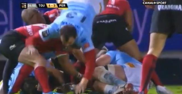 VIDEO. RCT - USAP David Marty se prend pour Superman et s'envole au dessus d'un ruck