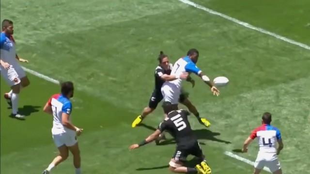 VIDEO. France 7. Virimi Vakatawa allie puissance et vitesse pour faire tourner ses adversaires en bourrique