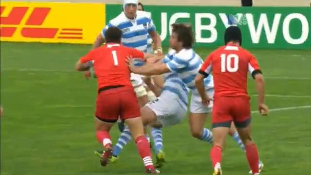 VIDEO – FLASHBACK. Vasil Kakovin fait exploser Felipe Contepomi avec une grosse charge à la Coupe du monde 2011