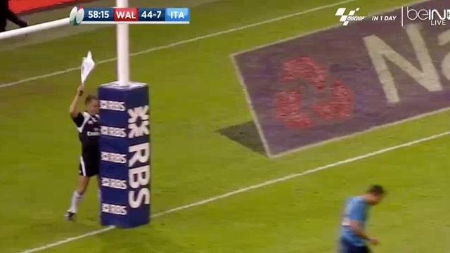 INSOLITE. VI NATIONS. Quand l'arbitre de touche se mange le poteau après une transformation