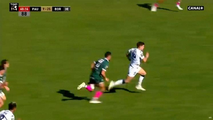 VIDEO. Top 14. Matthieu Jalibert fait taire le Hameau avec une superbe interception