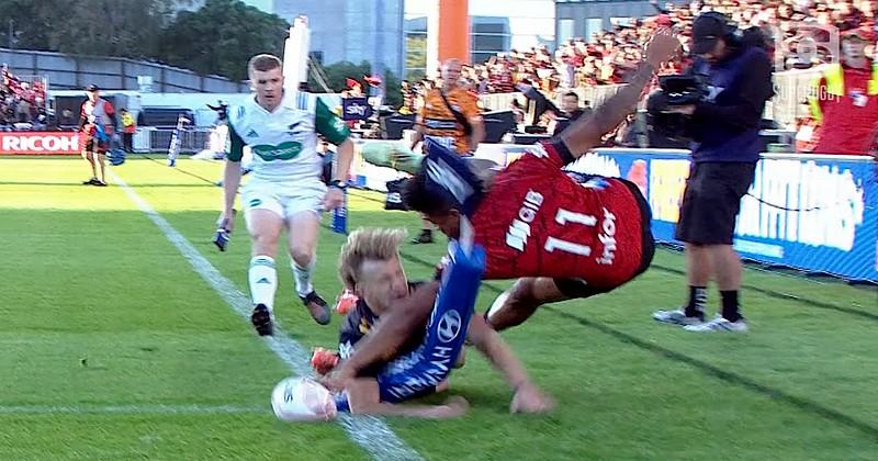 VIDEO. 😱Fainga’anuku (Crusaders) défie les lois de la physique pour un essai irréel