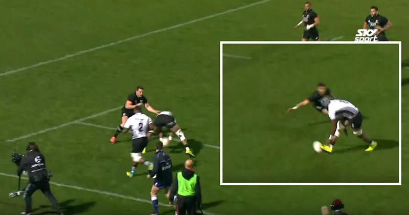 Contrôle du pied, passe entre les jambes, Waqaniburotu régale face aux Maori All Blacks [VIDEO]
