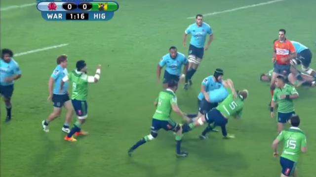 VIDEO. Super Rugby : l'ailier Rob Horne colle deux gros timbres aux 2e-lignes des Highlanders