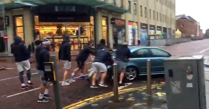 WTF - Échauffement improvisé à l'ancienne pour Clermont dans les rues de Belfast [VIDÉO]