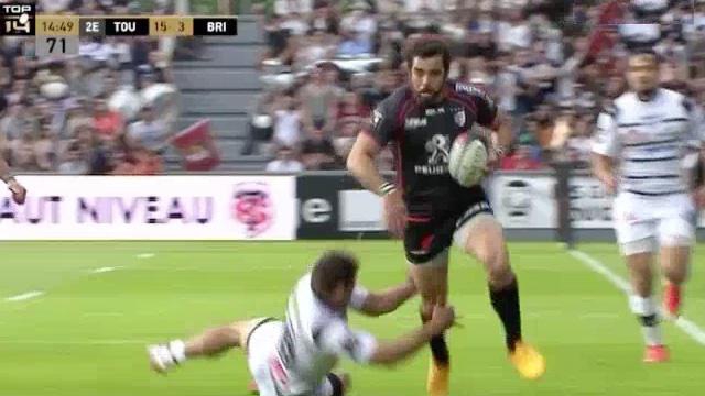 VIDÉO. Stade Toulousain : Yoann Huget dépose Gaëtan Germain avec un superbe tchik-tchak