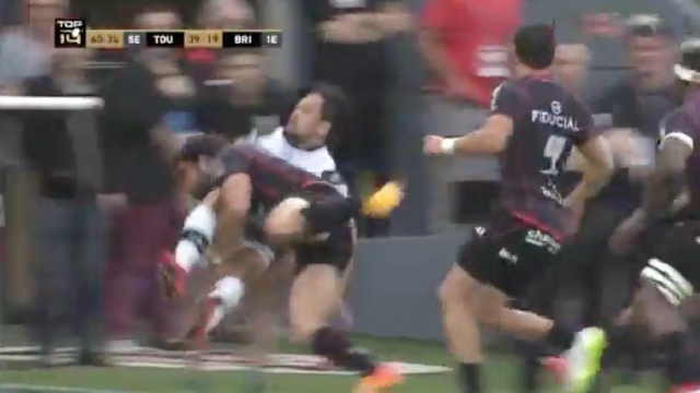 VIDEO. Top 14. Yoann Huget envoie Alfie Mafi dans les glacières