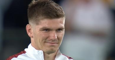 Angleterre - All Blacks : Owen Farrell a fait... des clins d'oeil à Aaron Smith durant le Haka !