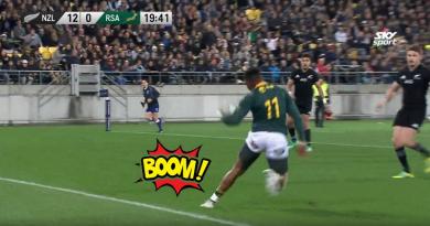 VIDÉO. Rugby Championship - Aphiwe Dyantyi s'amuse avec Beauden Barrett pour un doublé