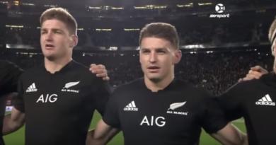 TRANSFERTS : Beauden Barrett aux Blues plutôt qu'en Europe ?