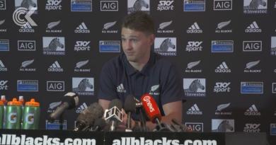 [TRANSFERT] Super Rugby - Beauden Barrett néglige l'Europe et s'engage aux Blues