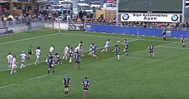 Léo Berdeu caresse le ballon pour une passe sur un pas parfaite [VIDEO]